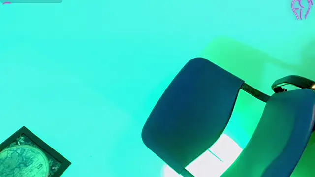 katha_Crawford webcam