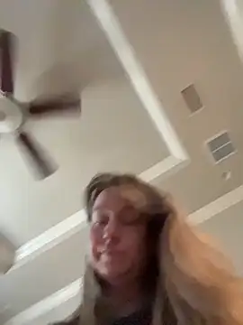 Vivian_MayXxX from StripChat is Freechat