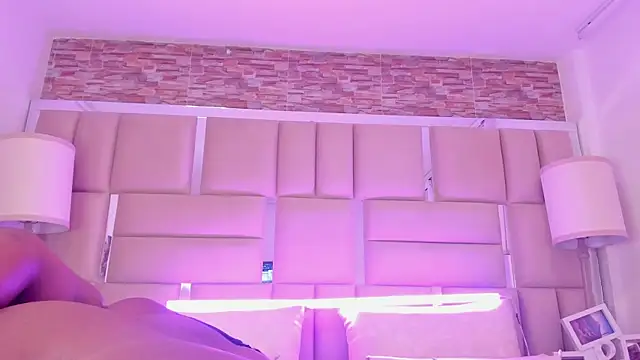 shaniabrownn - ShaniaBrownn's free webcam