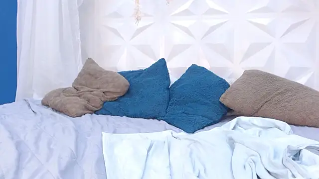 Amara_Brunette01 webcam