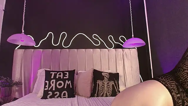 zhally_dee - Zhally_Dee's free webcam - UK Sex Cams