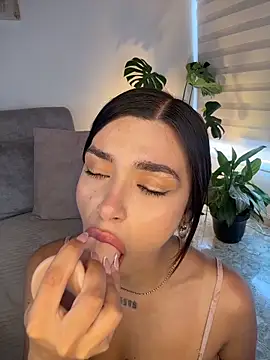 Estrer_collins webcam