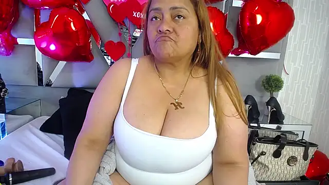 MonzerratBoyer webcam