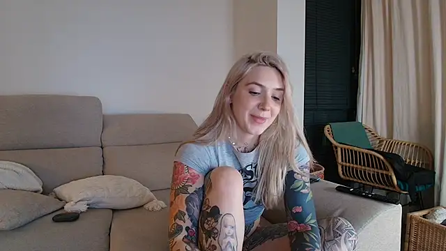 tattoobbgirl webcam
