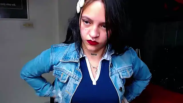 Violettasquirt webcam