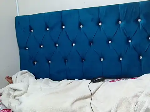 SexyDarkLadyXxx webcam