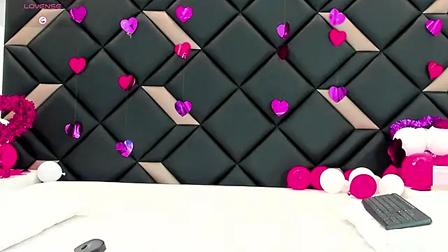 GeraldineSandoval webcam