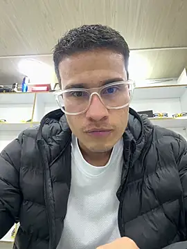 Latin_Paisa_Boy webcam