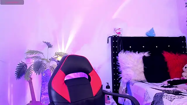 Cooperrosscute233 webcam