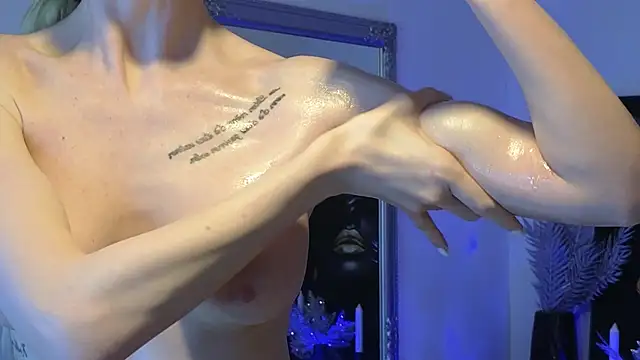 JuliaJuliette webcam