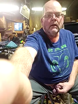 mrwizard4570 (M mature) - Show ass