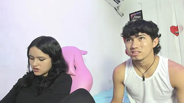 Laura_and_Kevin webcam