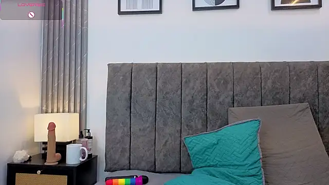 ema_stone65 - Ema_Stone65's free webcam