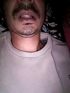 dreamtoungelick69 webcam