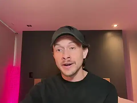 mcklister_kinky_feets webcam