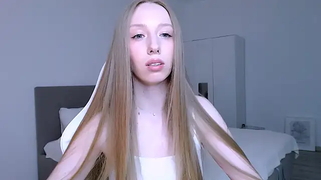 Luna_insniity webcam