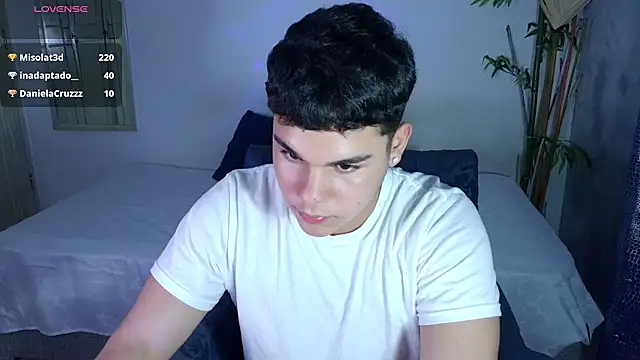 eithan_jonnes webcam