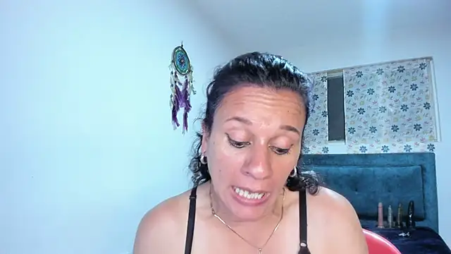 sofi_saliva2511 webcam