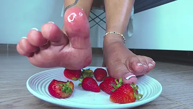 RiriiBrunette__ webcam