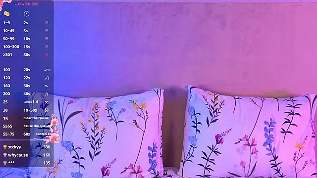 CarolaineMyers webcam