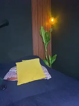 luna_sunflower__ webcam