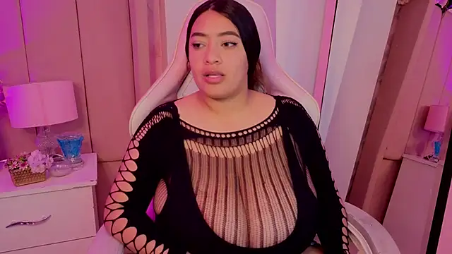 MollyBigBoobs12 webcam