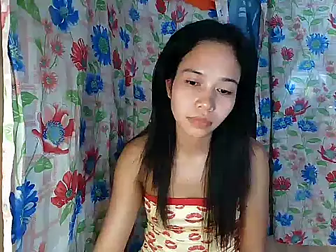 PinaySkinnyGirl webcam