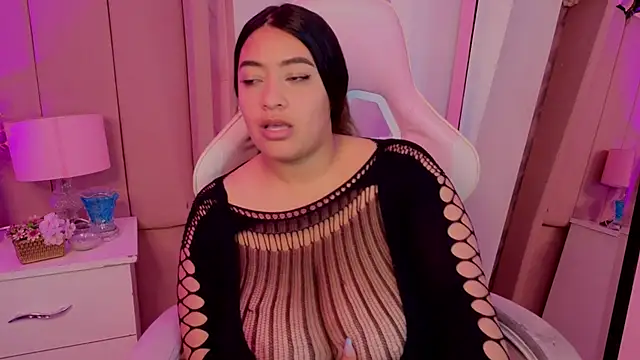 MollyBigBoobs12 webcam