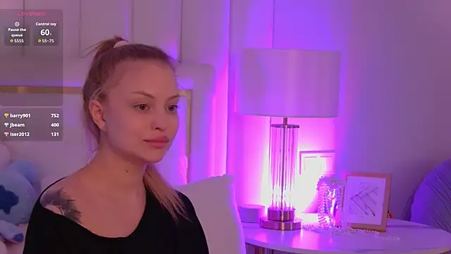 mollyhilton - MollyHilton's free webcam - UK Sex Cams