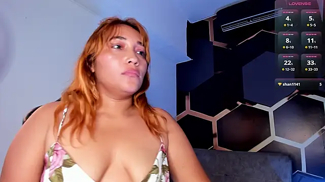 Charlote_Grey webcam