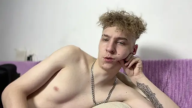 MrSexyCum4U webcam