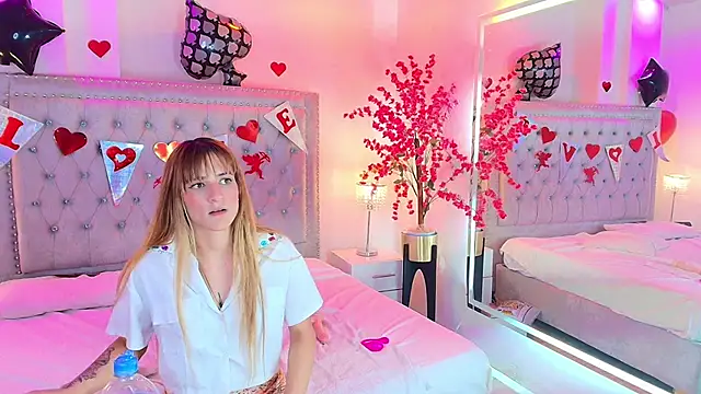 Juliieta_gray webcam