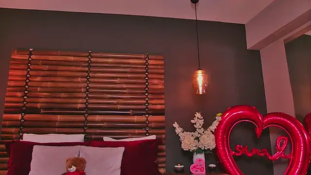 lolavixxxen - LolaVixxxen's free webcam - UK Sex Cams