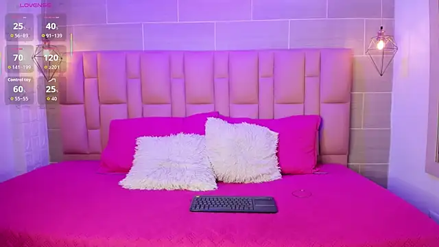 Naomi-Thompson webcam