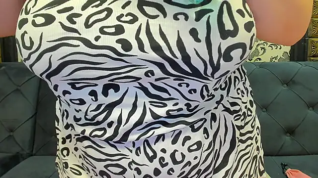 LissaBigTitts webcam