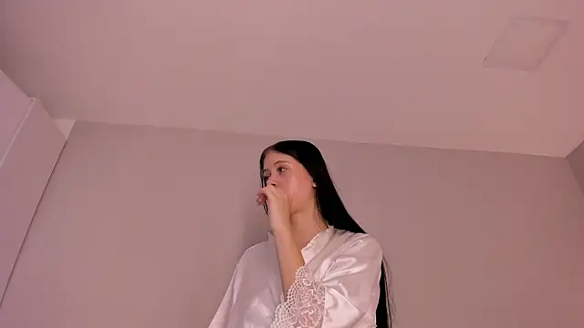 sara__jones_gh webcam