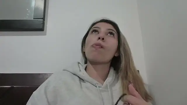 AliceTeenager___ webcam