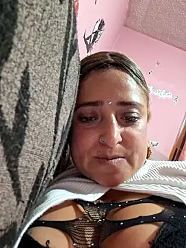 AlexadraJones3453 webcam