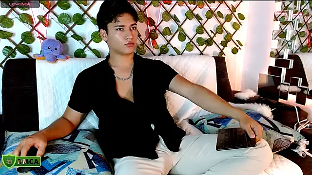 Liam_Chameliam webcam