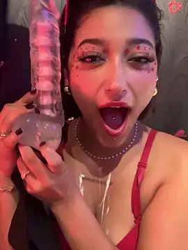 LilithMonette webcam