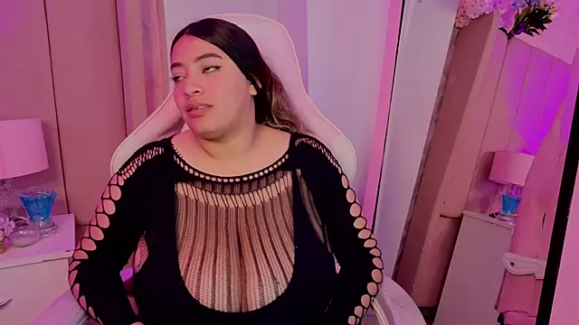 mollybigboobs12 - MollyBigBoobs12's free webcam - UK Sex Cams