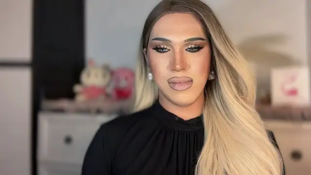 Ts_glamxx — I NEED SOMEONE TO CUDDLE <3