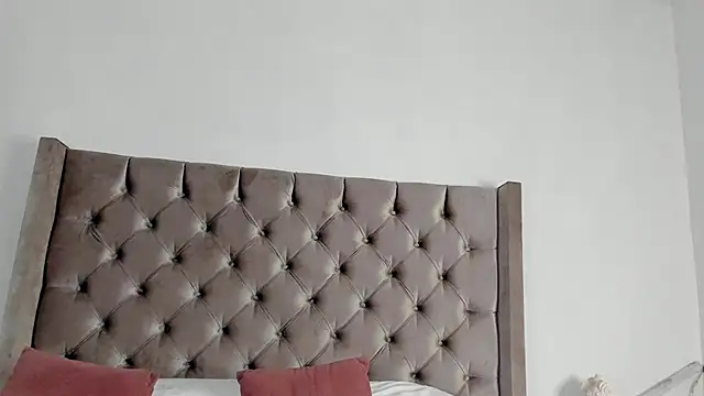 redndizzy - RedNDizzy's free webcam - UK Sex Cams