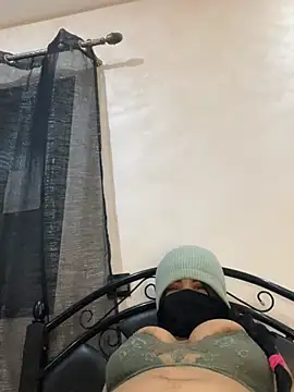 Nabila-hanouna webcam