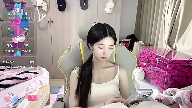 美女OiOi-666在线直播