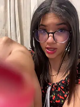 Webcam Model (_Queen_love2)  is live.Free join now!