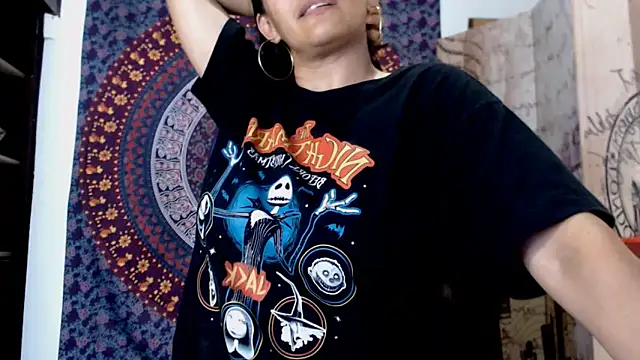 Lucyy_Naugthy webcam