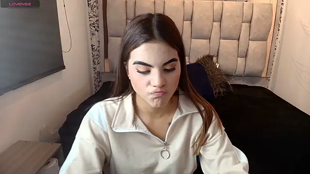 Emily__Cute__ webcam