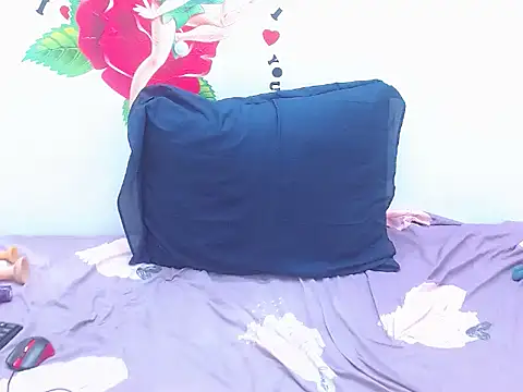 PhatPussyxXx44 webcam