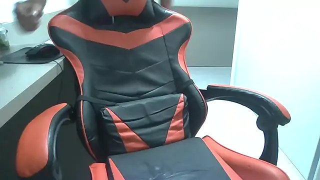 JUNINHOLEKEJR webcam